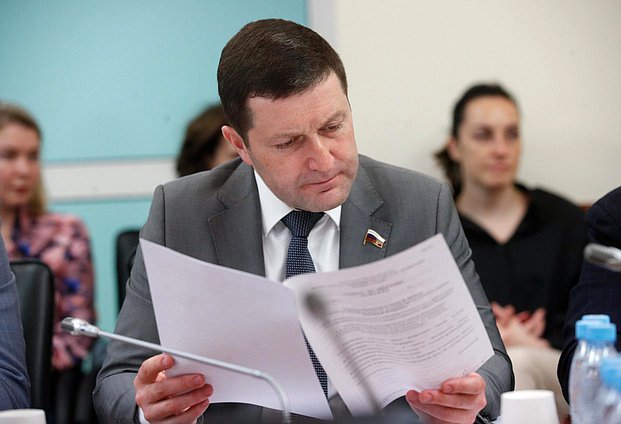 Член Комитета по энергетике Борис Гладких