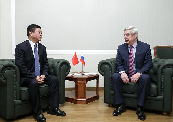 First Deputy Chairman of the State Duma Ivan Melnikov and Ambassador Extraordinary and Plenipotentiary of the People's Republic of China to the Russian Federation Zhang Hanhui