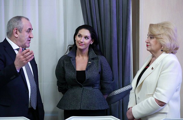 Deputy Chairman of the State Duma Sergey Neverov, member of the Committee on International Affairs Roza Chemeris and Chairwoman of the Committee on Issues of Family, Women and Children Nina Ostanina