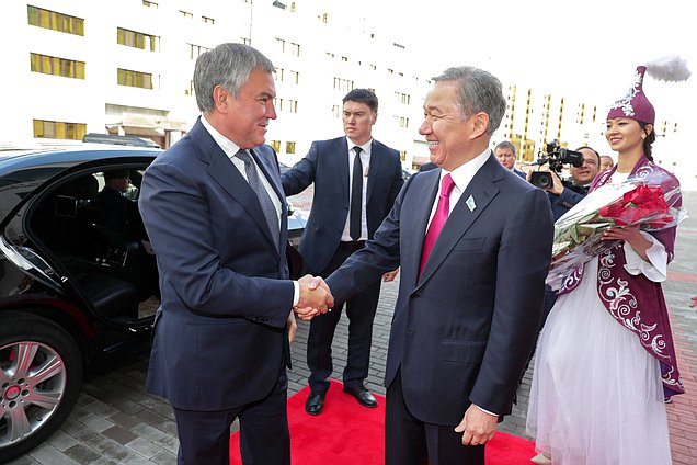 Chairman of the State Duma Viacheslav Volodin and Chairman of the Mazhilis of the Parliament of the Republic of Kazakhstan Nurlan Nigmatulin