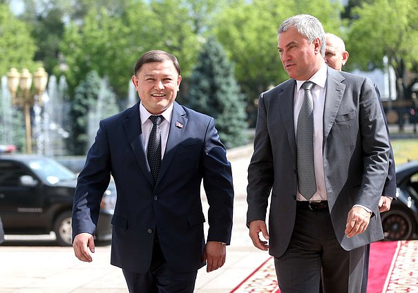 Chairman of the Supreme Council of the Kyrgyz Republic Dastan Jumabekov and Chairman of the State Duma Viacheslav Volodin