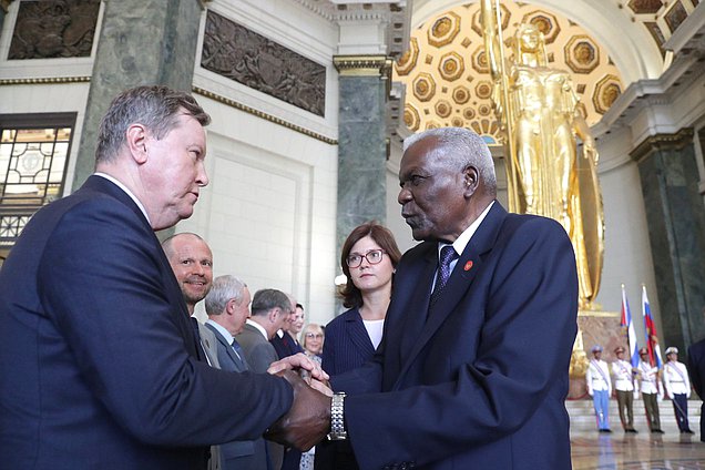 Reunión del Jefe de la Duma Estatal, Vyacheslav Volodin, con el Presidente de la Asamblea Nacional del Poder Popular y del Consejo de Estado de la República de Cuba, Esteban Lazo Hernández