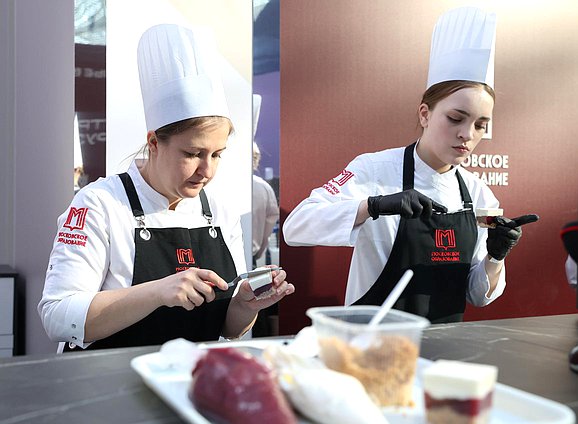 Председатель Государственной Думы Вячеслав Володин посетил Форум колледжей Москвы