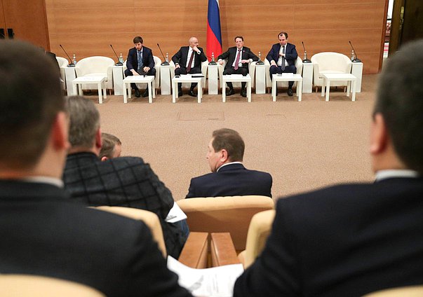 Парламентские слушания на тему «Может ли быть частным российский лес?»