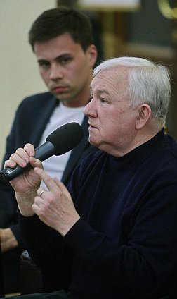 Заседание медиа клуба Государственной Думы.  Гостем клуба стал Рустам Арифджанов.