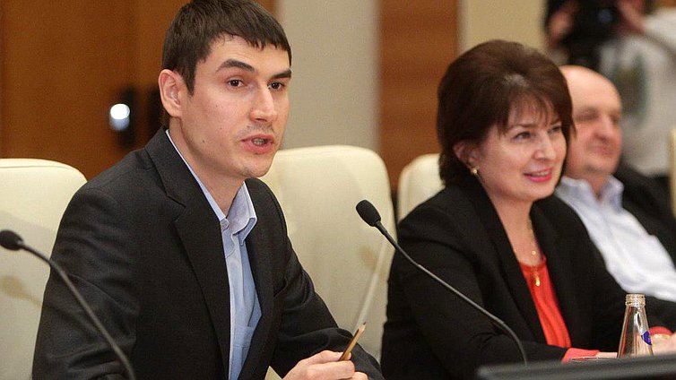 В рамках цикла лекций "Литература из первых уст", состоялась лекция Сергея Шаргунова, писателя, главного редактора сайта "Свободная пресса".