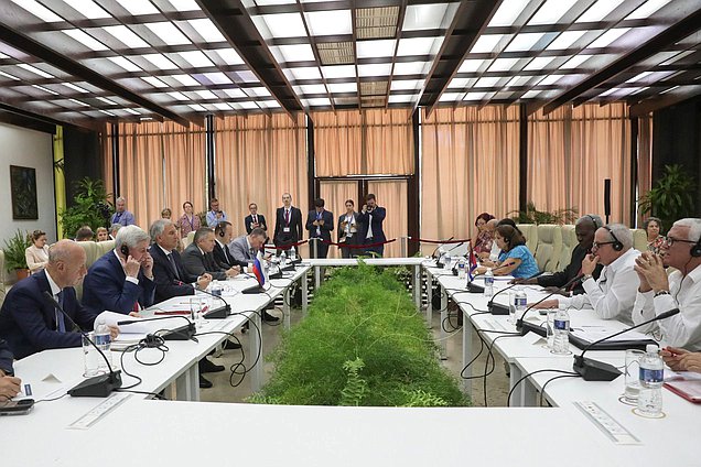 La reunión del Jefe de la Duma Estatal, Vyacheslav Volodin, con el Jefe de la Asamblea Nacional del Poder Popular y del Consejo de Estado de la República de Cuba, Esteban Lazo Hernández en un formato ampliado