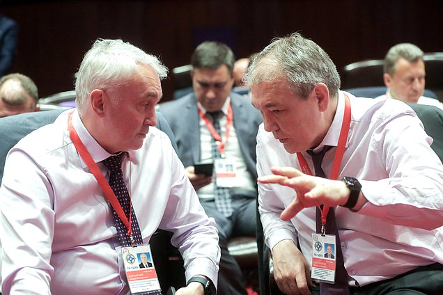 Chairman of the Committee on Defence Andrey Kartapolov and Chairman of the Committee on Issues of the Commonwealth of Independent States and Contacts with Fellow Countryman Leonid Kalashnikov