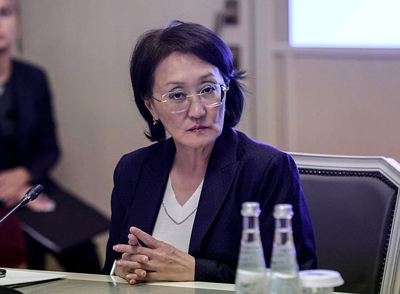 Заместитель Председателя Комитета по государственному строительству и законодательству Сардана Авксентьева