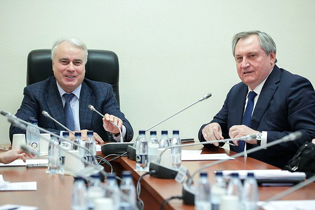 Председатель Комитета по энергетике Павел Завальный и Министр энергетики РФ Николай Шульгинов