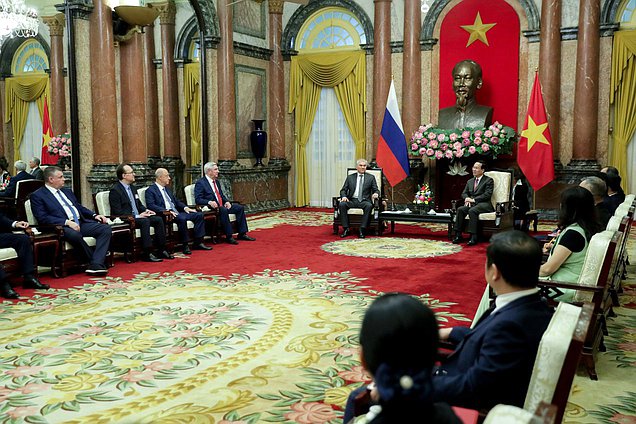 Jefe de la Duma Estatal Vyacheslav Volodin y Presidente de la República Socialista de Vietnam Vo Van Thuong