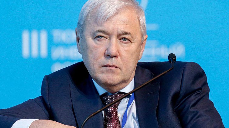Открытие пленарного заседания III Тюменского инвестиционного форума «Технологии. Территории. Кадры».