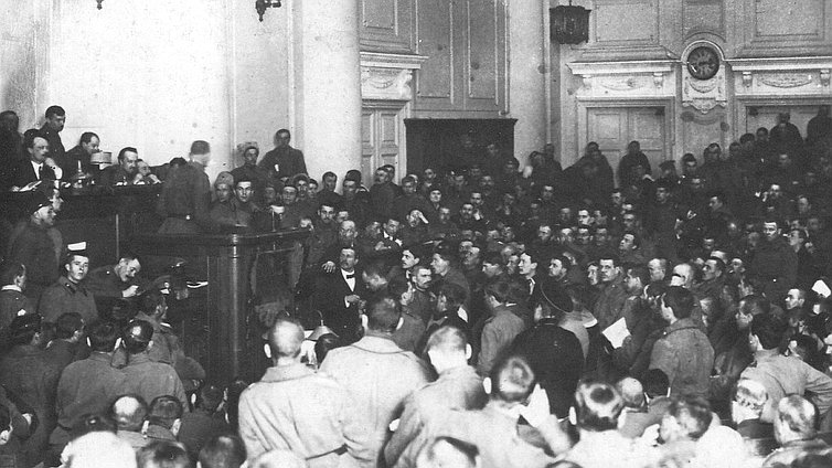 Вид части зала Таврического дворца во время заседания съезда. Июнь 1917 г. Фотография хранится в ЦГАКФФД СПб