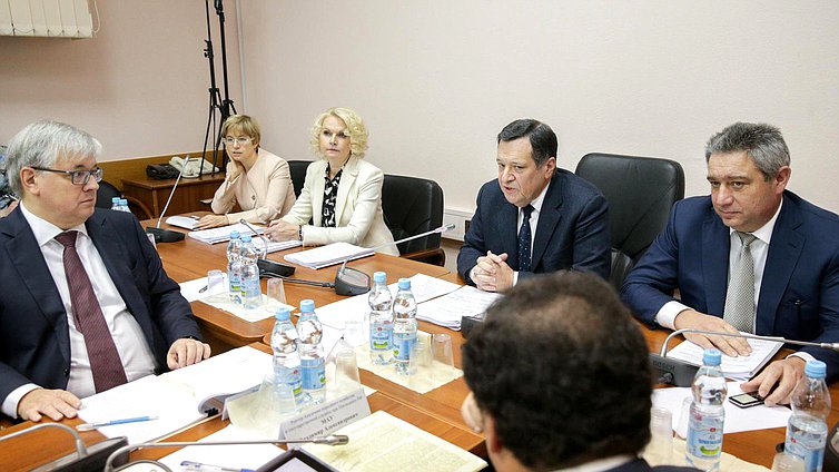 Заседание Комитета Государственной Думы  по бюджету и налогам.