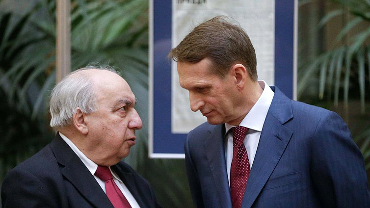 Открытие историко-культурной выставки к 70-летию визита генерала де Голля в Москву.