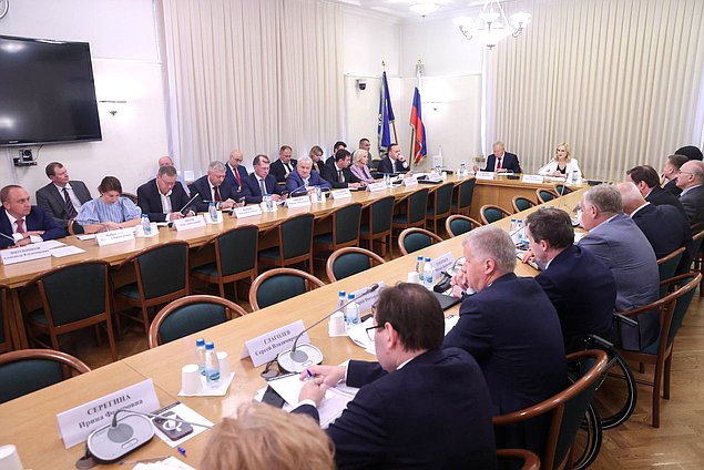 Заседание рабочей группы по анализу законодательства РФ с сферах безопасности и миграционной политики