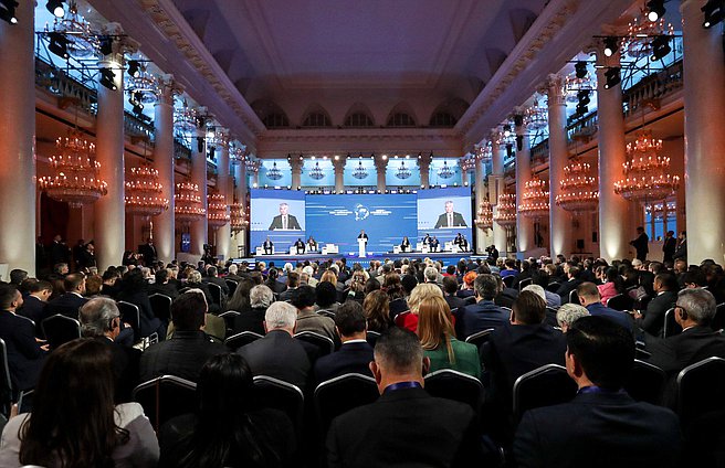 Sesión plenaria de la Conferencia Parlamentaria Internacional "Rusia - América Latina": "Cooperación para una paz justa para todos"