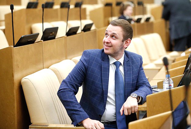 Член Комиссии по Регламенту и обеспечению деятельности Государственной Думы Василий Власов