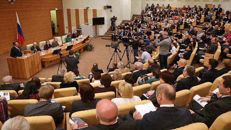 Круглый стол Комитета по образованию на тему "Русский мир в глобальных цивилизационных процессах".