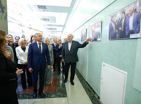 Председатель Государственной Думы Вячеслав Володин и Первый заместитель Председателя Комитета по делам СНГ, евразийской интеграции и связям с соотечественниками Константин Затулин