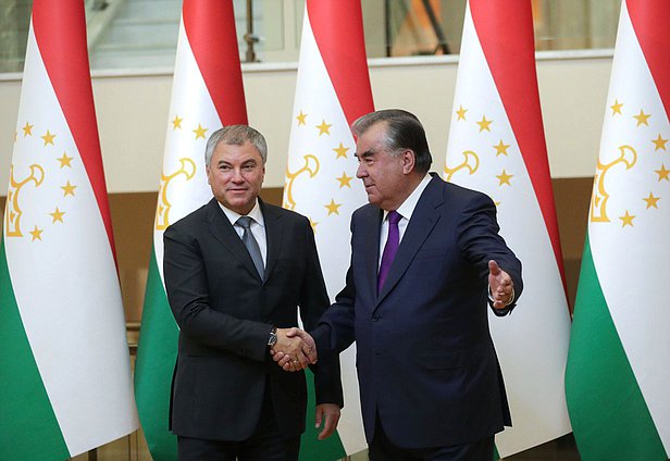 Председатель Государственной Думы Вячеслав Володин и Президент Республики Таджикистан Эмомали Рахмон