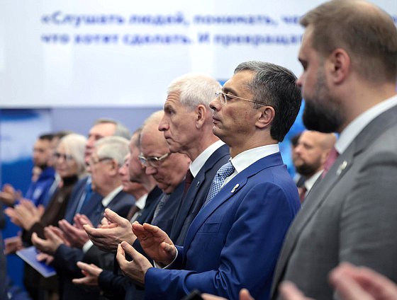 Председатель Комитета по физической культуре и спорту Олег Матыцин и Председатель Комитета по промышленности и торговле Владимир Гутенев