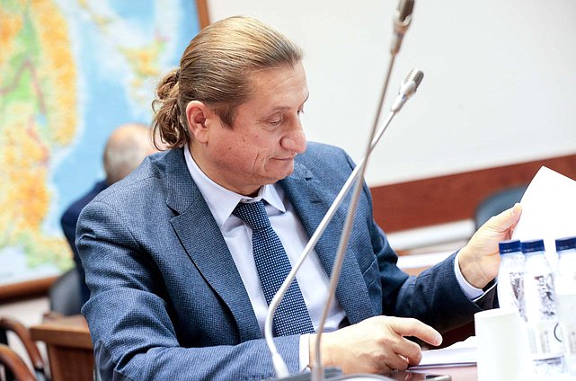 Член Комитета по бюджету и налогам Сергей Чижов