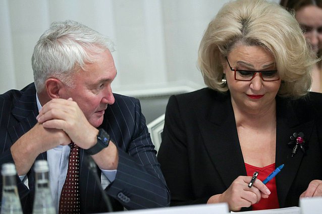 Chairman of the Committee on Defence Andrey Kartapolov and Chairwoman of the Committee on Issues of Family, Women and Children Nina Ostanina