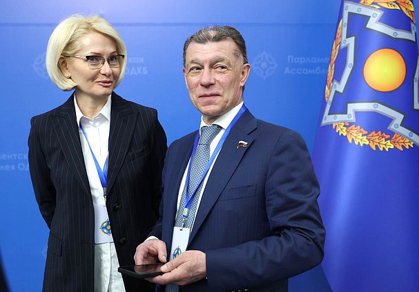 Заместитель Председателя Государственной Думы Виктория Абрамченко и Председатель Комитета по экономической политике Максим Топилин