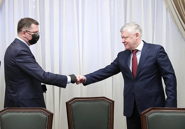 Chairman of the Committee on Economic Policy, Industry, Innovation, and Entrepreneurship Sergei Zhigarev and Chairman of the Committee on Security and Corruption Control Vasilii Piskarev