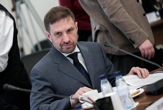 Член Комитета по культуре Дмитрий Кузнецов