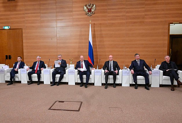 Встреча заместителя Председателя Правительства РФ Дмитрия Чернышенко с членами фракции КПРФ
