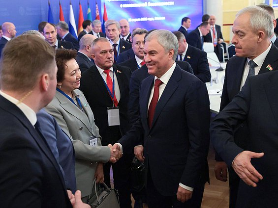 Председатель Государственной Думы Вячеслав Володин и Председатель Палаты представителей Национального собрания Республики Беларусь Игорь Сергеенко