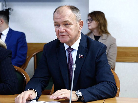 Член Комитета по охране здоровья Николай Щеглов