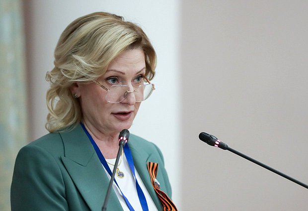 Сенатор РФ Инна Святенко