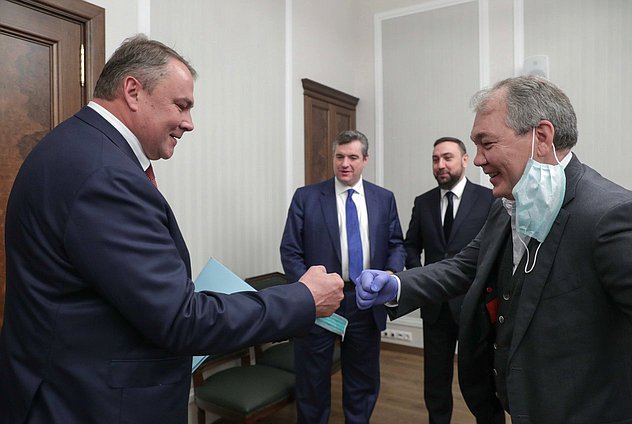 Deputy Chairman of the State Duma Petr Tolstoy and Chairman of the Committee on Issues of the CIS and Contacts with Fellow Countrymen Leonid Kalashnikov
