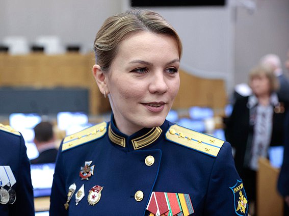 Член фракции "Единая Россия" Дарья Светяш