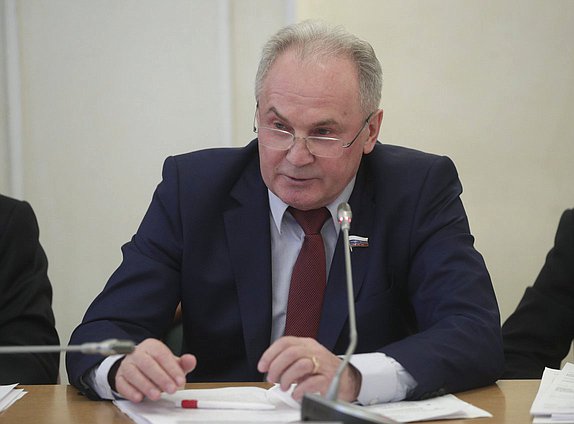 Член Комитета по безопасности и противодействию коррупции Николай Езерский