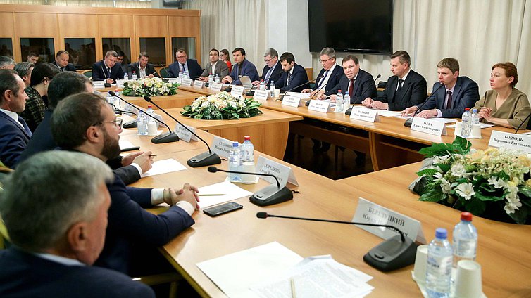 Расширенное заседание Комитета по информационной политике, информационным технологиям и связи на тему «О роуминге в Российской Федерации»