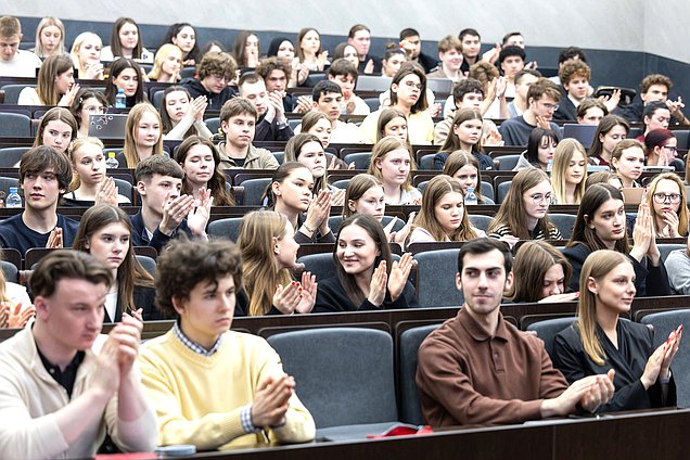 Встреча Виктора Пинского со студентами юрфака МГУ