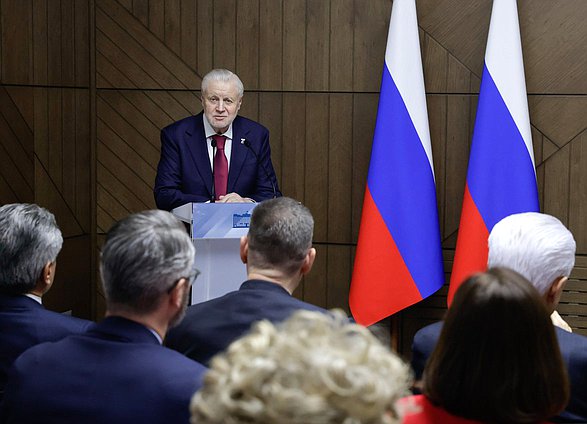 Руководитель фракции "Справедливая Россия" Сергей Миронов