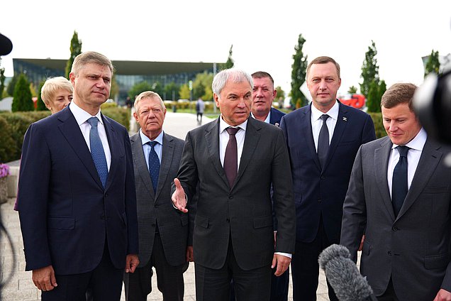 Председатель Государственной Думы Вячеслав Володин и генеральный директор – председатель правления ОАО «РЖД» Олег Белозеров