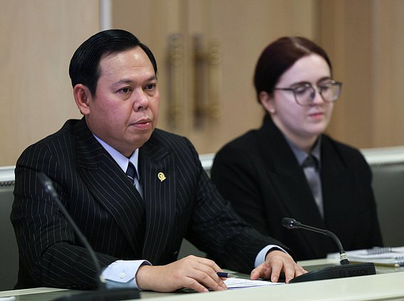 Председатель Совета представителей регионов Народного консультативного конгресса Республики Индонезии Султан Бактиар Наджамудин