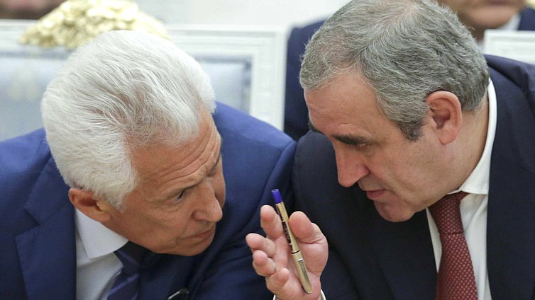 Встреча Президента РФ В.Путина с членами фракции "Единая Россия" и экспертами.
