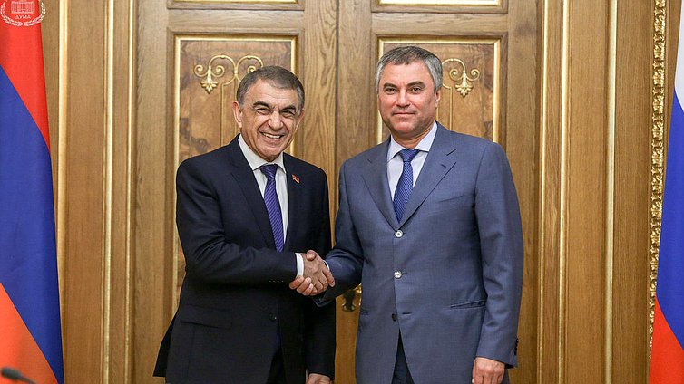 Председатель Государственной Думы Вячеслав Володин и Председатель Национального Собрания Республики Армения Ара Баблоян во время встречи. Автор фото: Анна Исакова/Фотослужба Государственной Думы.

