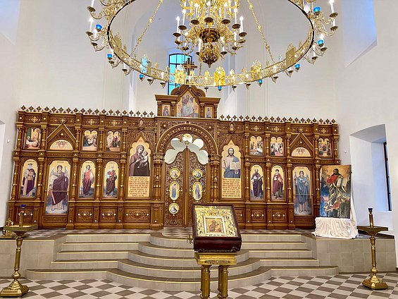 Храм Тихвинской иконы Божией Матери в Высоком