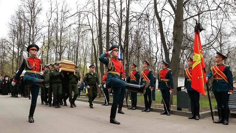 Участие Председателя Государственной Думы С.Е.Нарышкина в церемонии перезахоронения праха великого князя Николая Николаевича (младшего) и его супруги великой княгини Анастасии Николаевны. Мемориальный парк героев первой мировой войны.