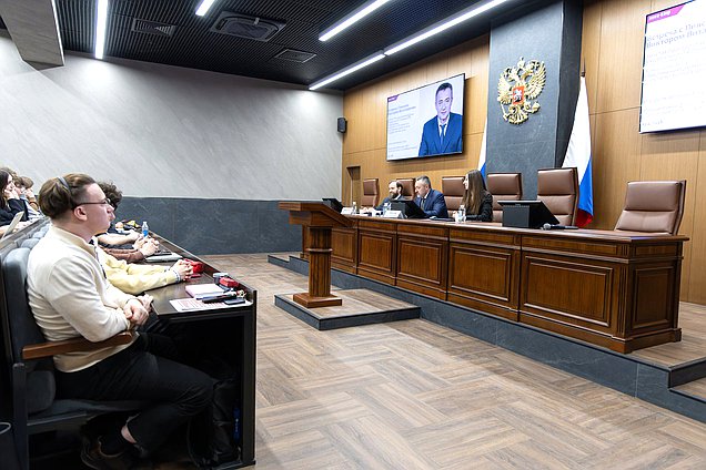 Встреча Виктора Пинского со студентами юрфака МГУ