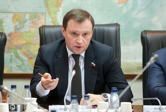 Председатель Комитета по строительству и жилищно-коммунальному хозяйству Сергей Пахомов