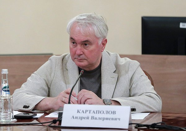 国防委员会主席安德烈·卡尔塔波洛夫